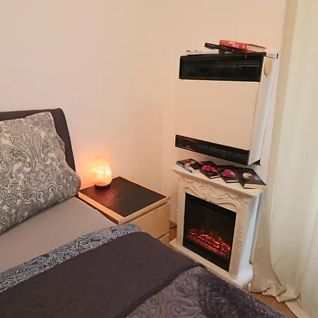 Relax Strasnice: With Private Infra-sauna ! Apartment