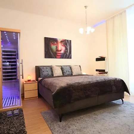 Relax Strasnice: With Private Infra-sauna ! Apartment *