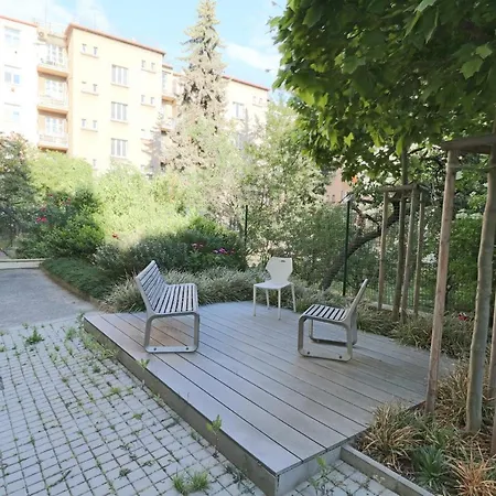 Relax Strasnice: With Private Infra-sauna ! Apartment