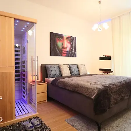 Apartment Relax Strasnice: With Private Infra-sauna ! *